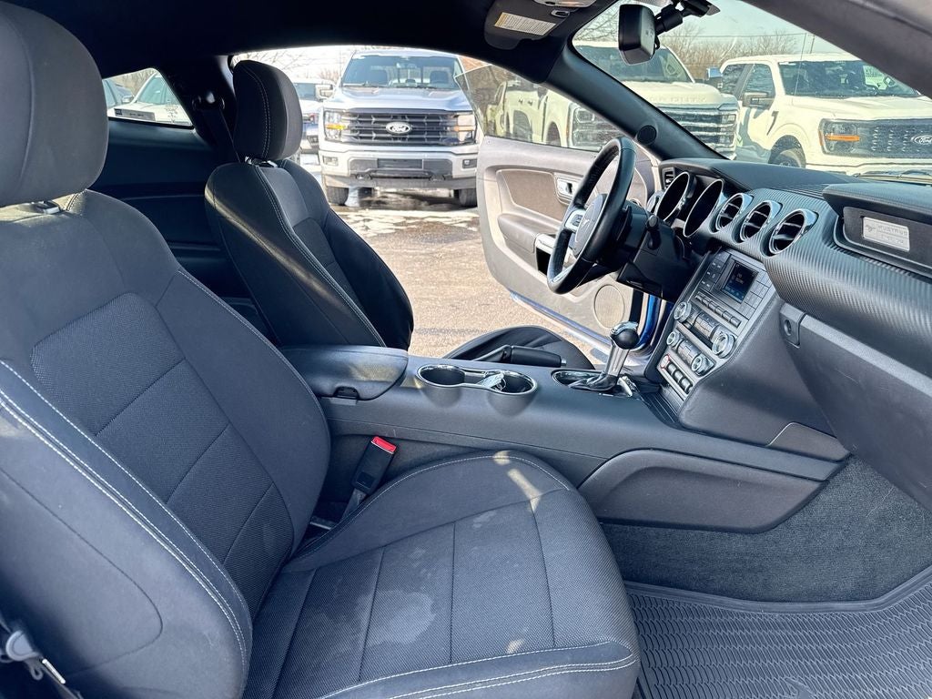 2017 Ford Mustang V6