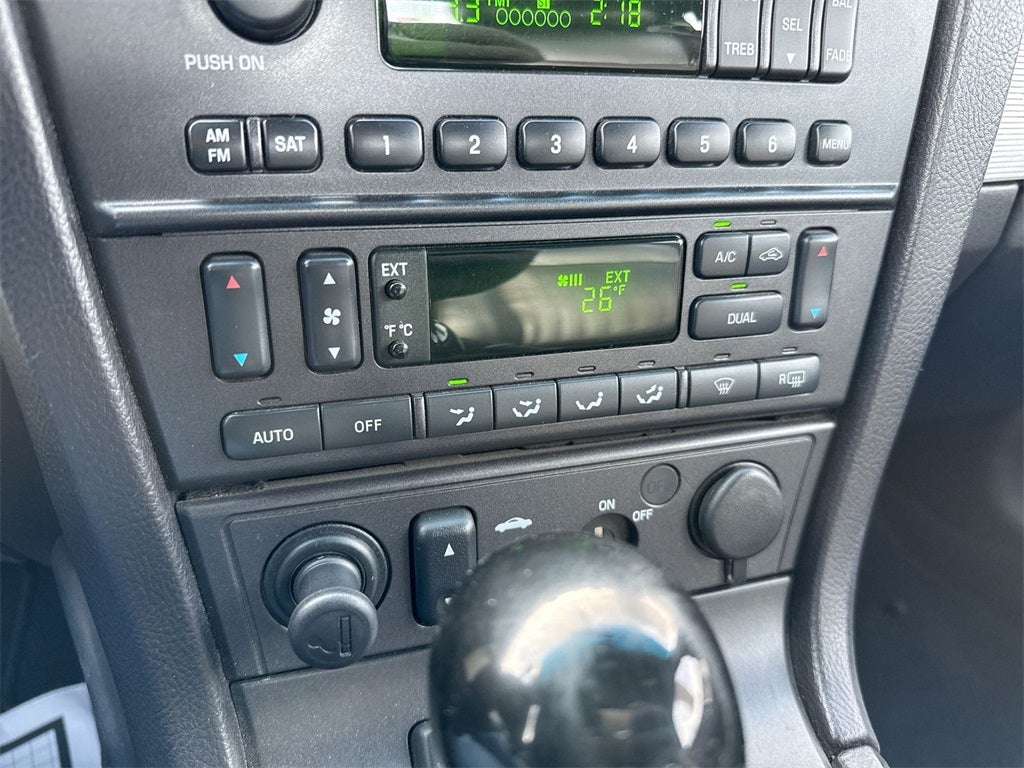 2004 Ford Thunderbird Base