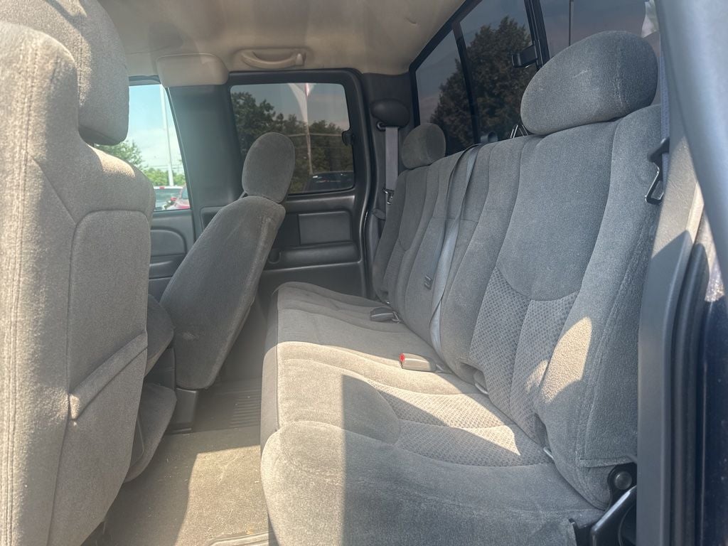 2005 Chevrolet Silverado 2500HD LS