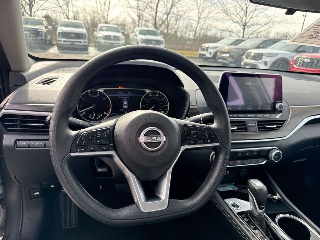 2023 Nissan Altima 2.5 SV
