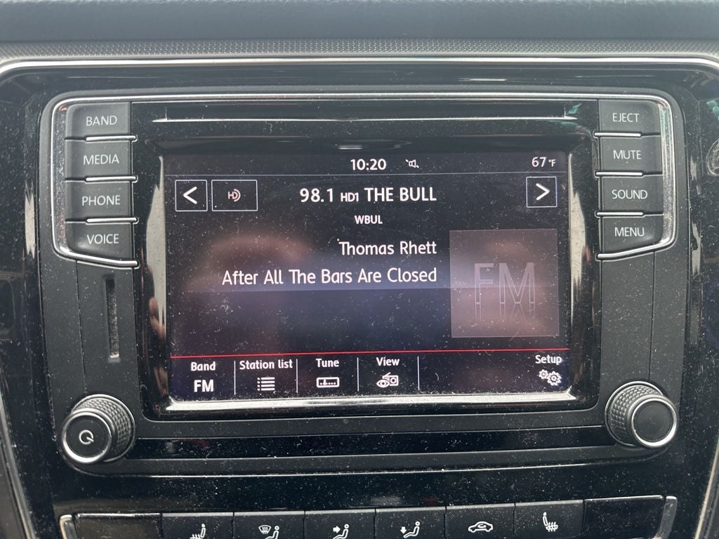 2017 Volkswagen Passat 1.8T R-Line