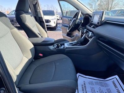 2022 Toyota RAV4 LE