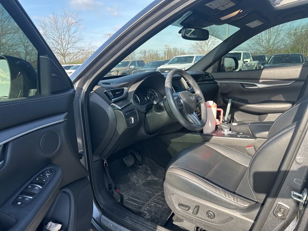 2022 INFINITI QX50 LUXE