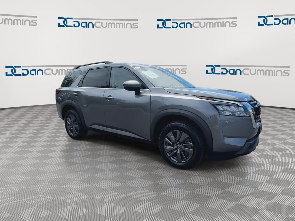 2023 Nissan Pathfinder SV