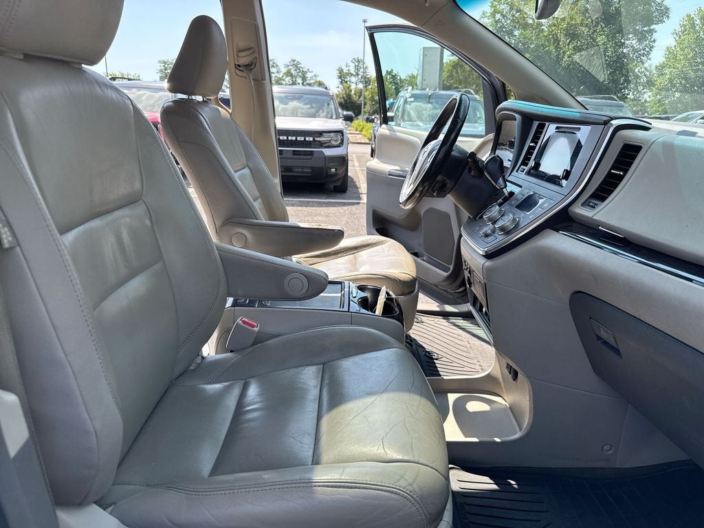 2016 Toyota Sienna XLE Premium