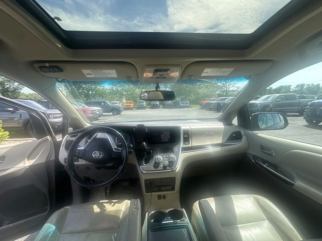 2016 Toyota Sienna XLE Premium