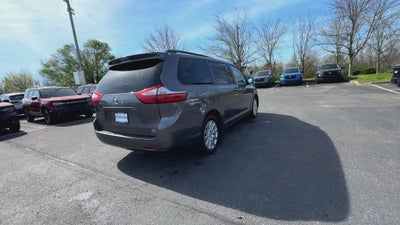 2017 Toyota Sienna XLE