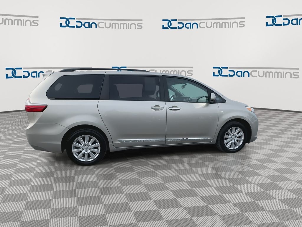 2017 Toyota Sienna Base
