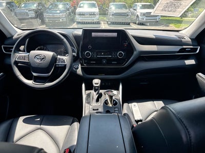 2023 Toyota Highlander XLE