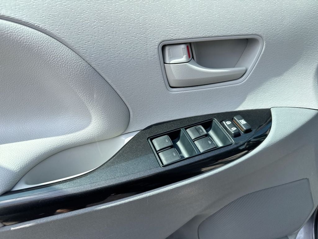2013 Toyota Sienna LE