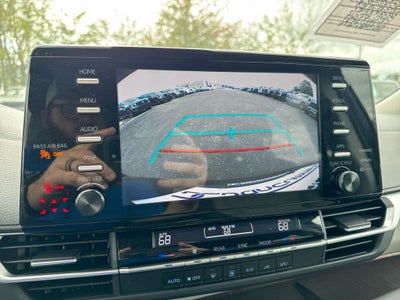 2024 Toyota Sienna LE