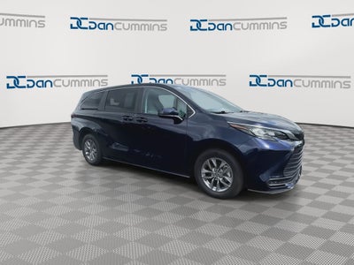 2024 Toyota Sienna LE