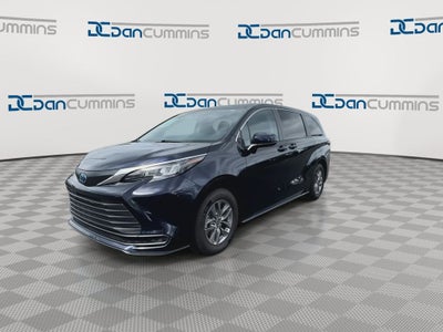 2024 Toyota Sienna LE