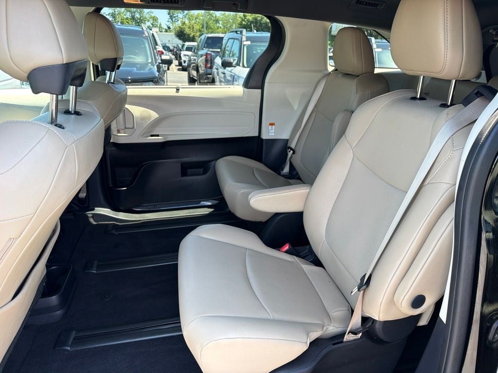 2024 Toyota Sienna XLE