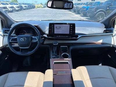 2024 Toyota Sienna XLE