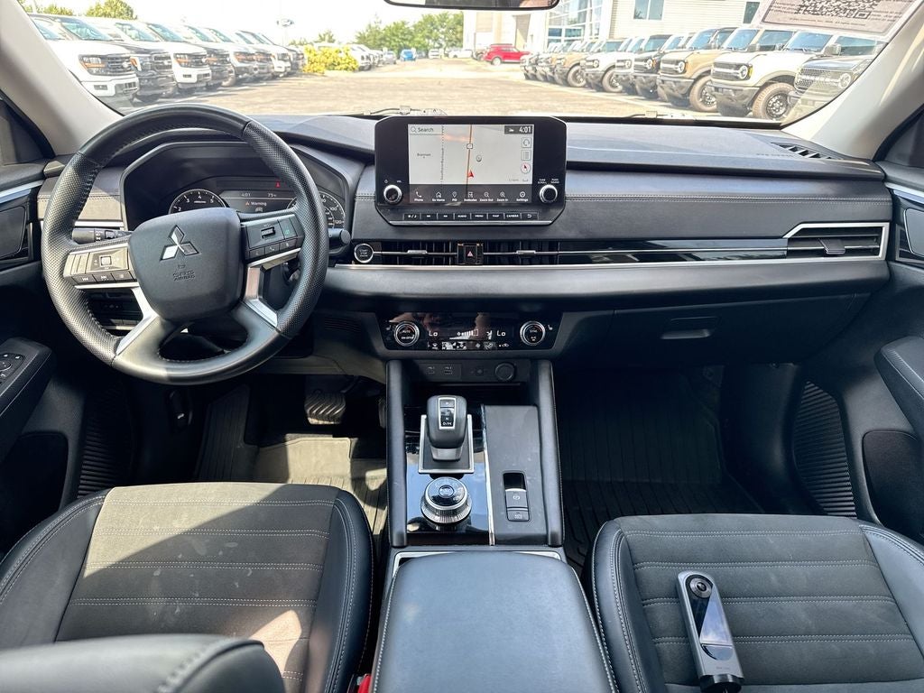 2024 Mitsubishi Outlander SE