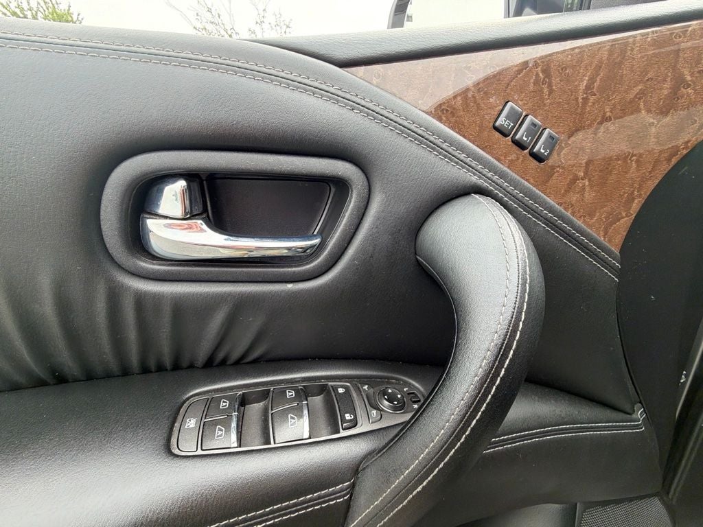 2017 INFINITI QX80 Base