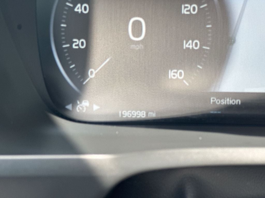 2016 Volvo XC90 T6 Momentum