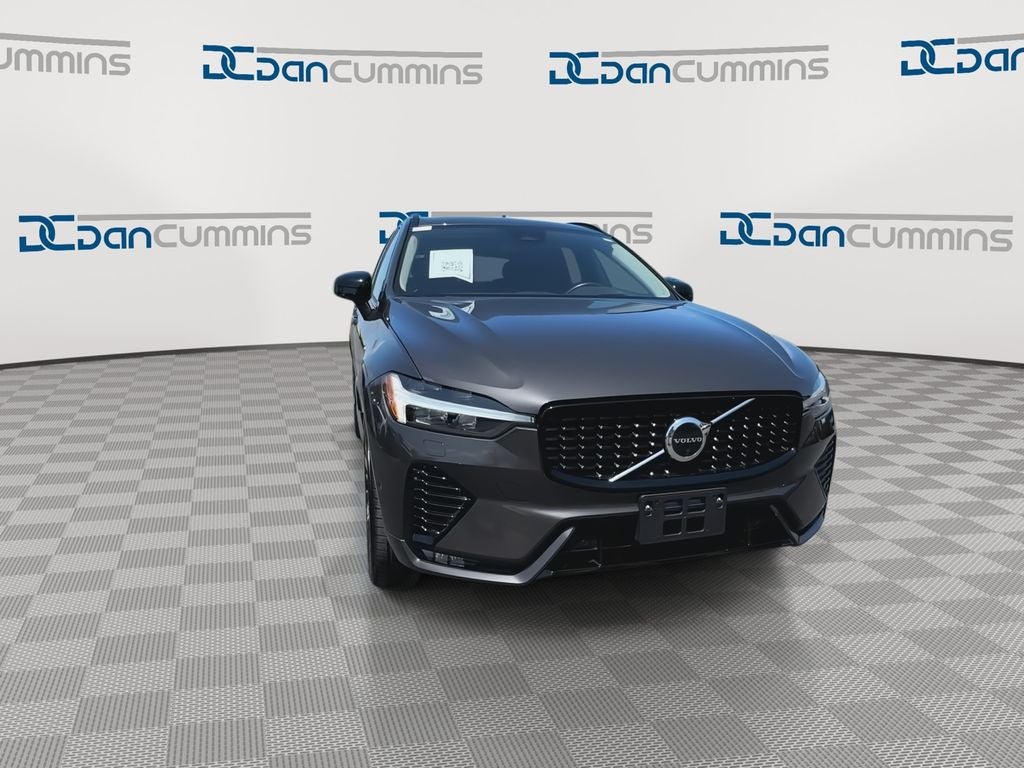 2023 Volvo XC60 B5 Ultimate Dark Theme