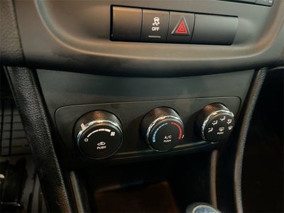 2012 Dodge Avenger SE