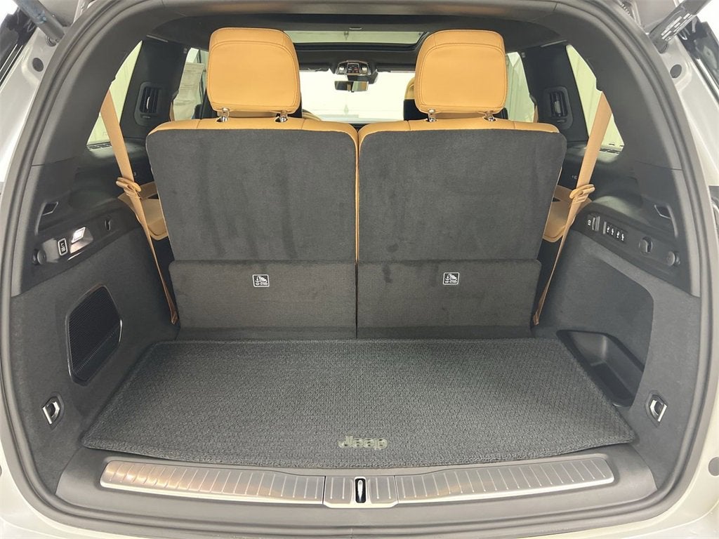 2023 Jeep Grand Cherokee L Summit Reserve