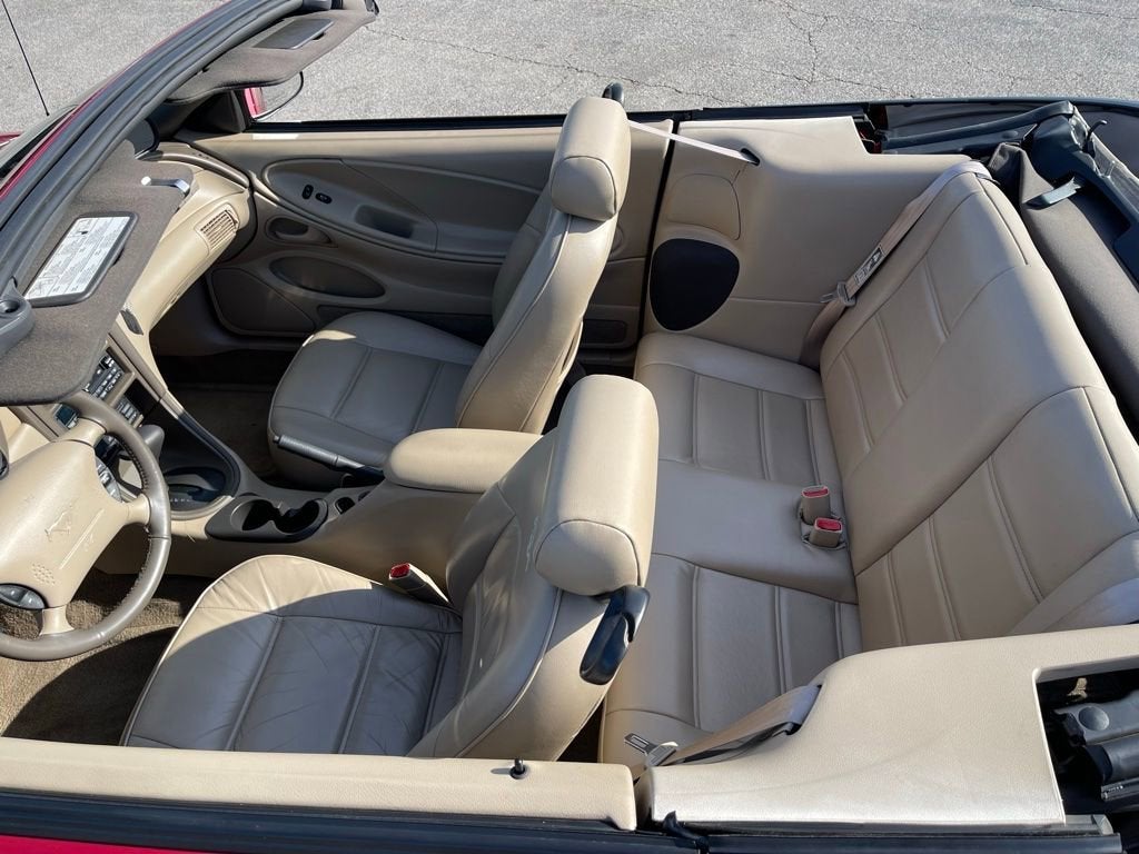 2000 Ford Mustang Base