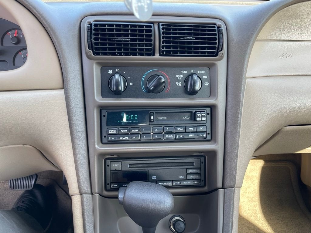 2000 Ford Mustang Base