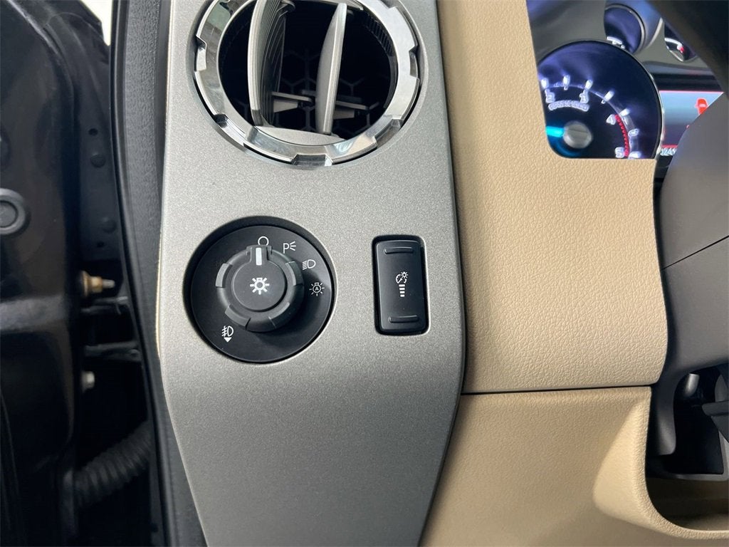 2011 Ford Super Duty F-350 DRW XL