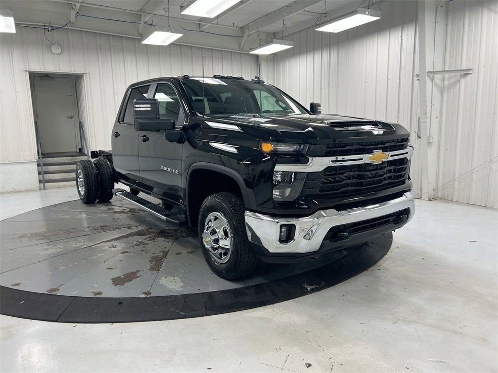 2026 Chevrolet Silverado 3500 HD Chassis Cab LT