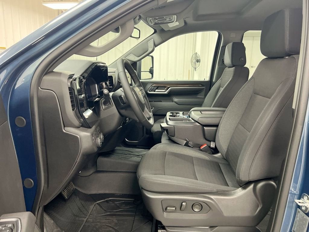 2026 Chevrolet Silverado 3500 HD LT - Photo 15