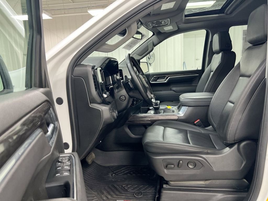 2025 Chevrolet Silverado 1500 LTZ