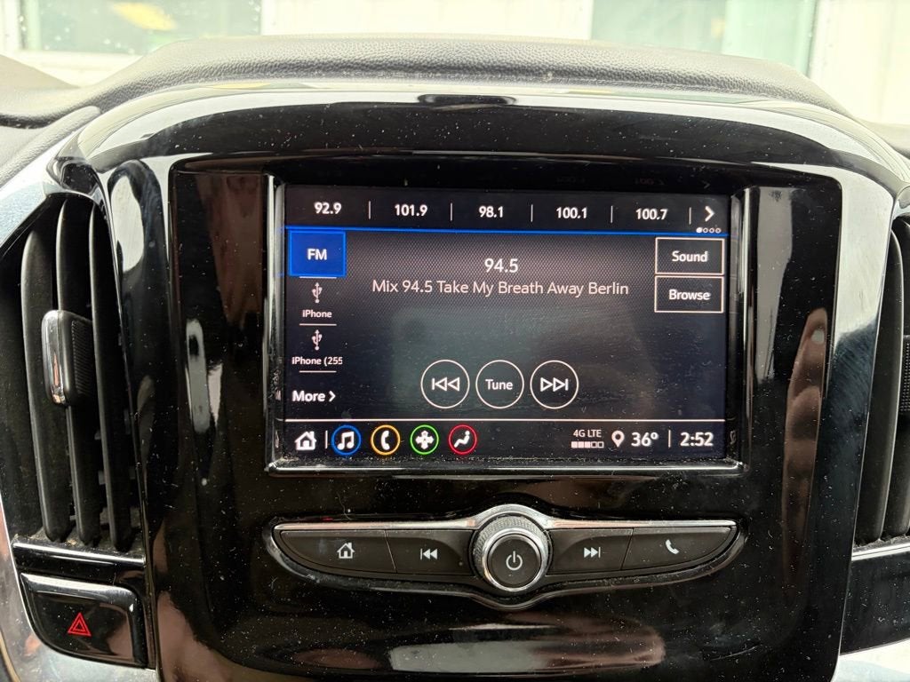 2021 Chevrolet Traverse LT Cloth