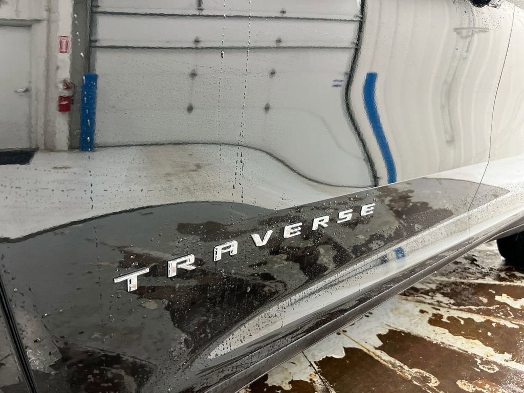 2024 Chevrolet Traverse LT