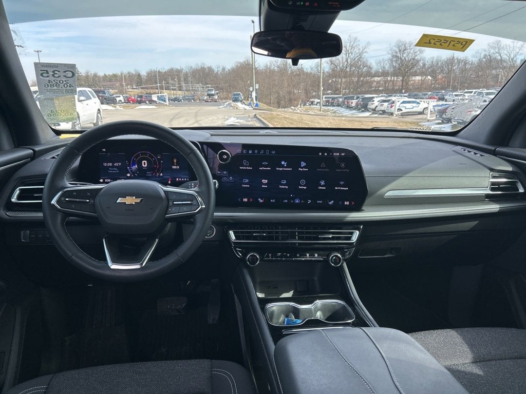 2024 Chevrolet Traverse LT