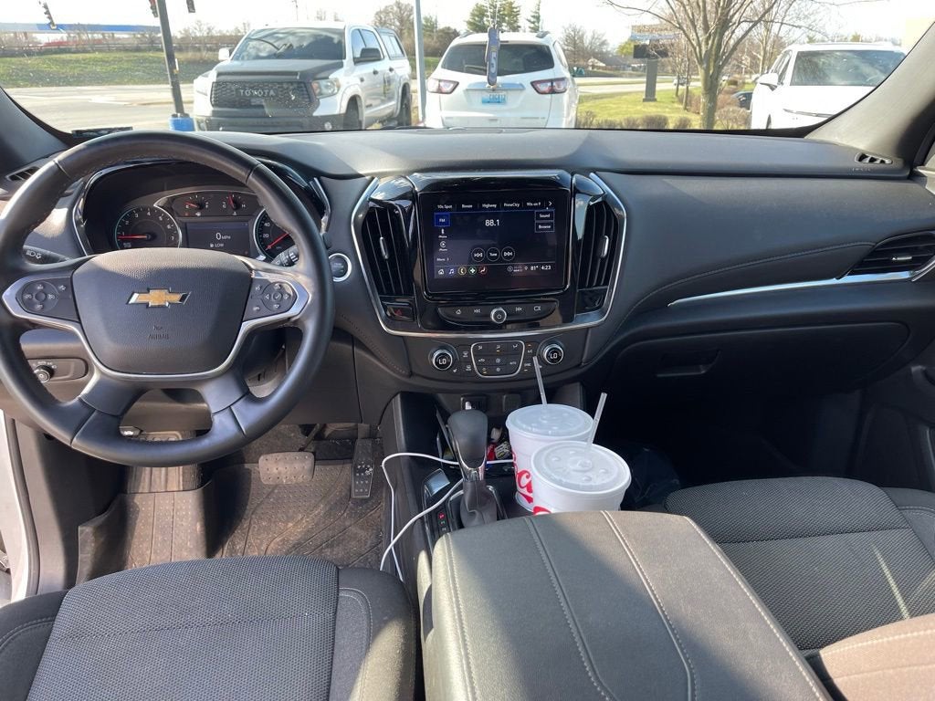 2023 Chevrolet Traverse LT Cloth
