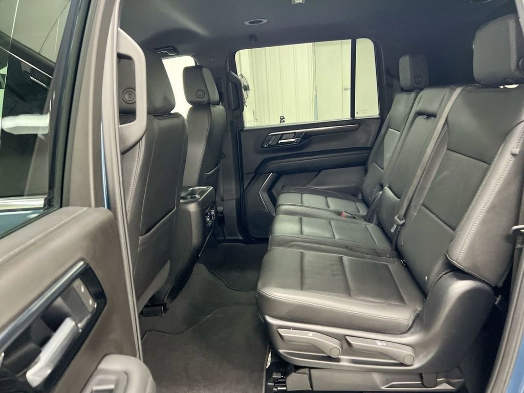 2025 Chevrolet Suburban LT