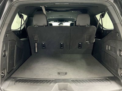 2025 Chevrolet Suburban LT