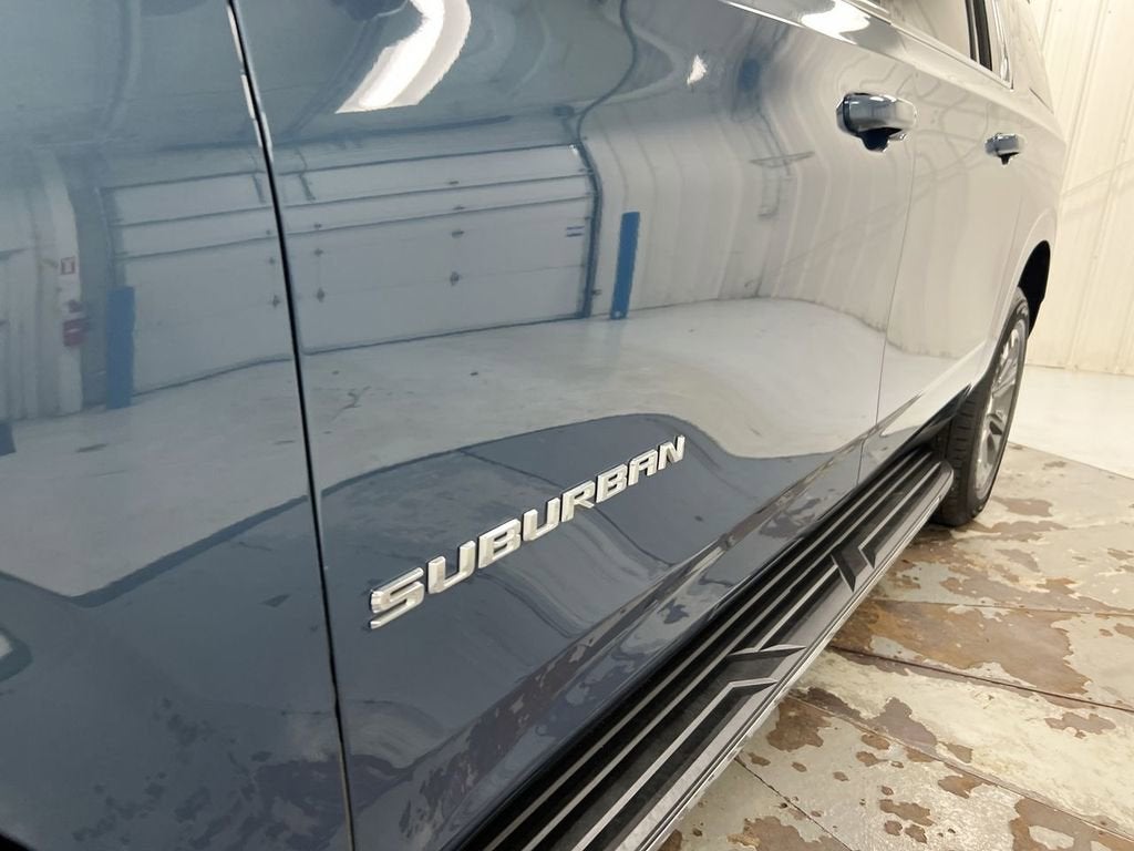 2025 Chevrolet Suburban LT