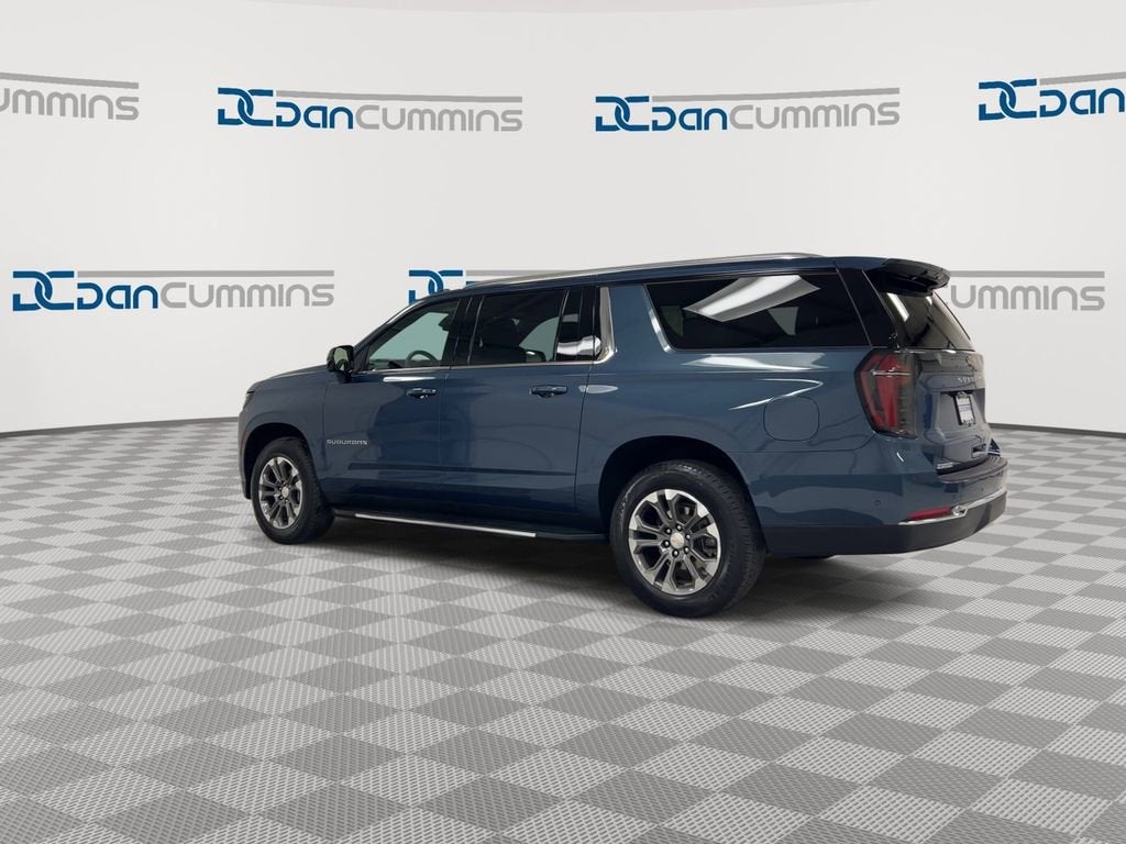 2025 Chevrolet Suburban LT