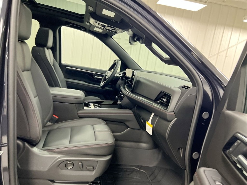 2025 Chevrolet Suburban RST