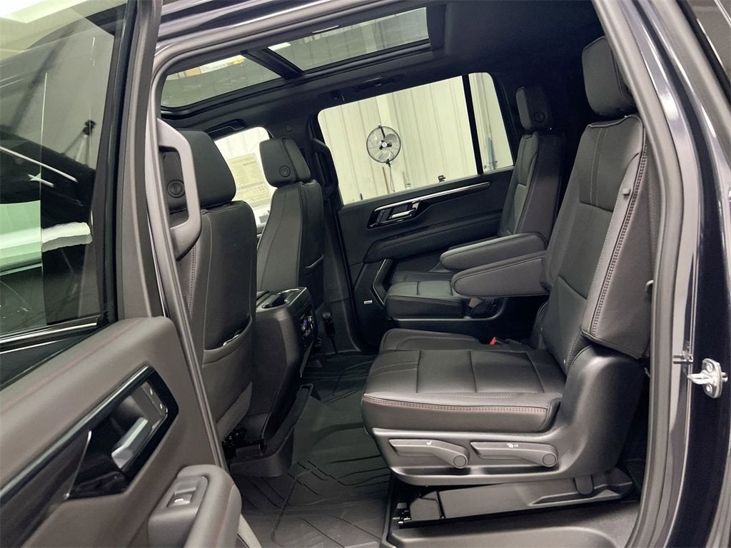 2025 Chevrolet Suburban RST