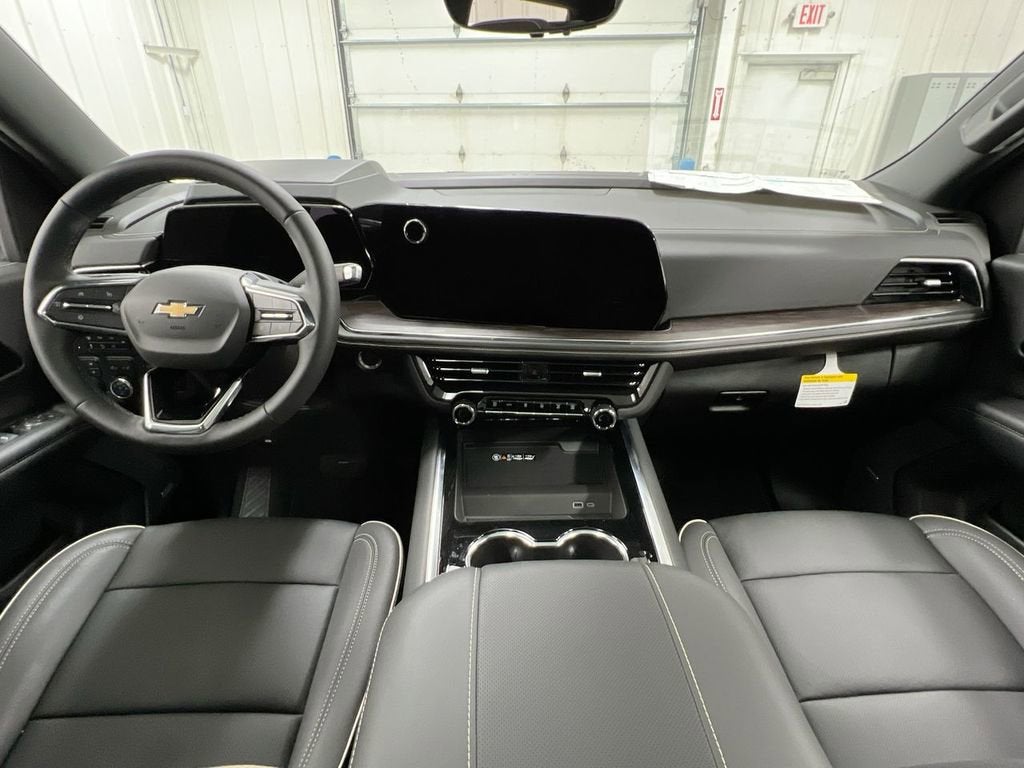2025 Chevrolet Suburban Premier - Photo 10