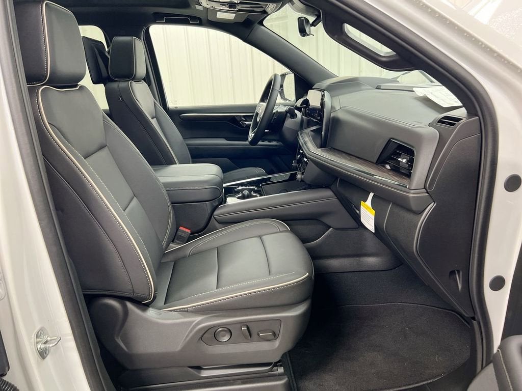 2025 Chevrolet Suburban Premier - Photo 23