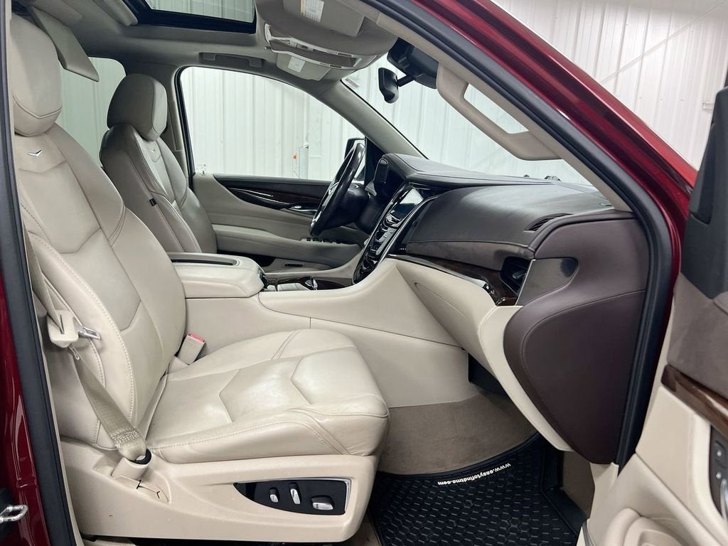 2016 Cadillac Escalade Luxury Collection