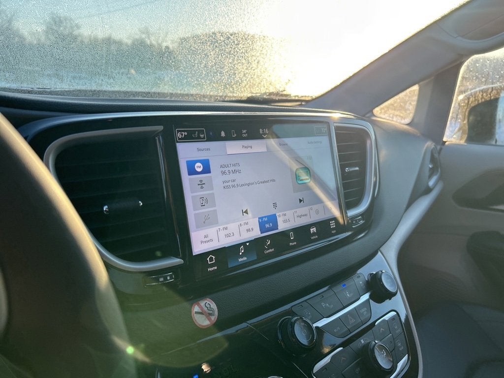 2024 Chrysler Pacifica Touring L