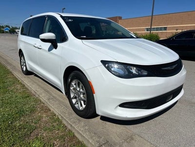 2023 Chrysler Voyager LX
