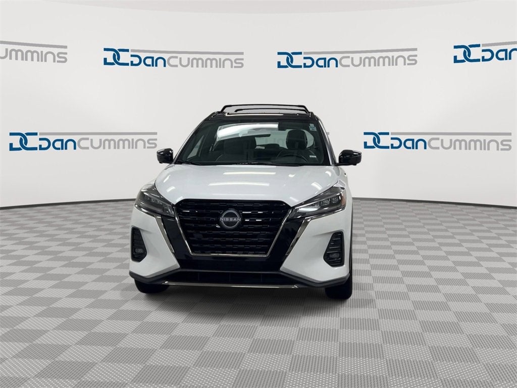 2023 Nissan Kicks SR