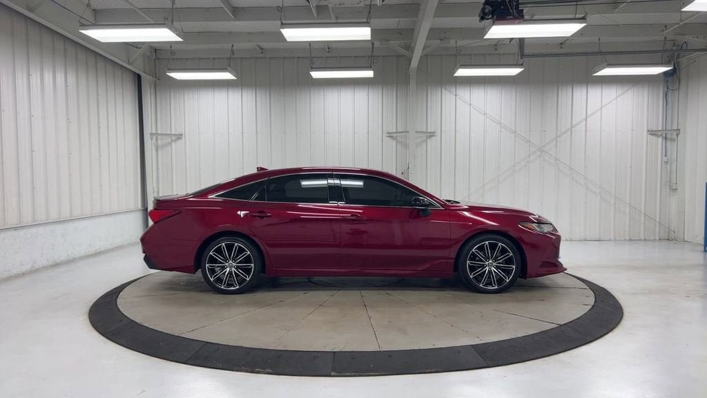 2019 Toyota Avalon XLE