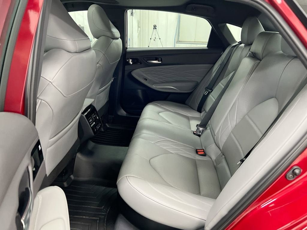 2022 Toyota Avalon Hybrid Limited