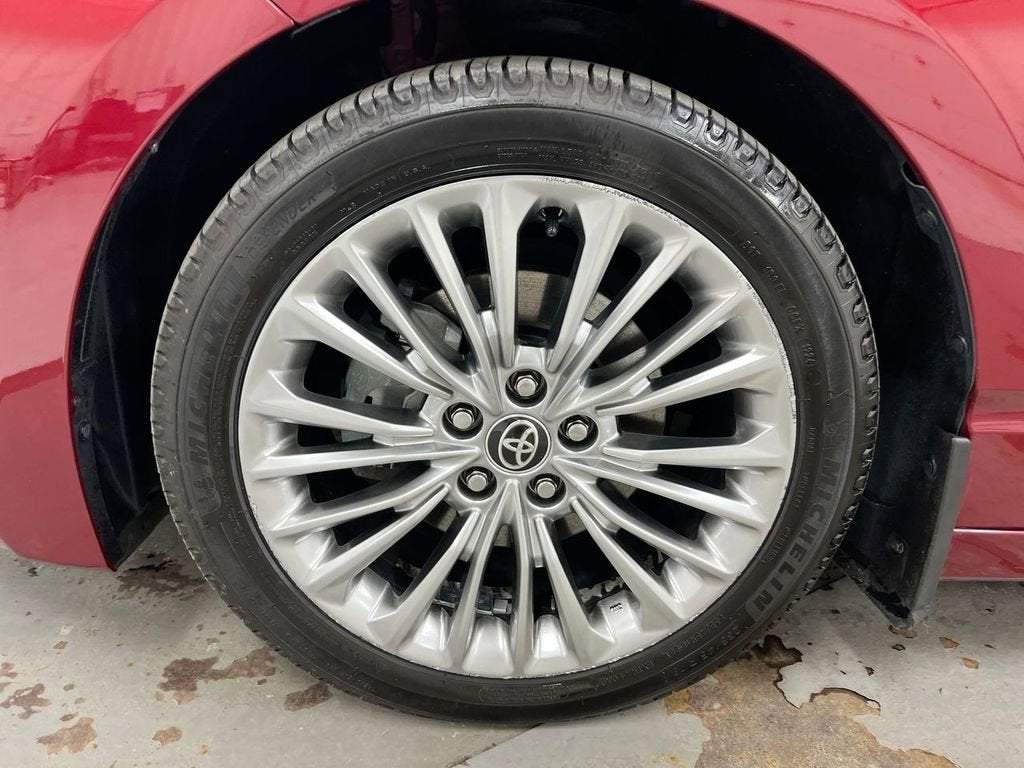 2022 Toyota Avalon Hybrid Limited